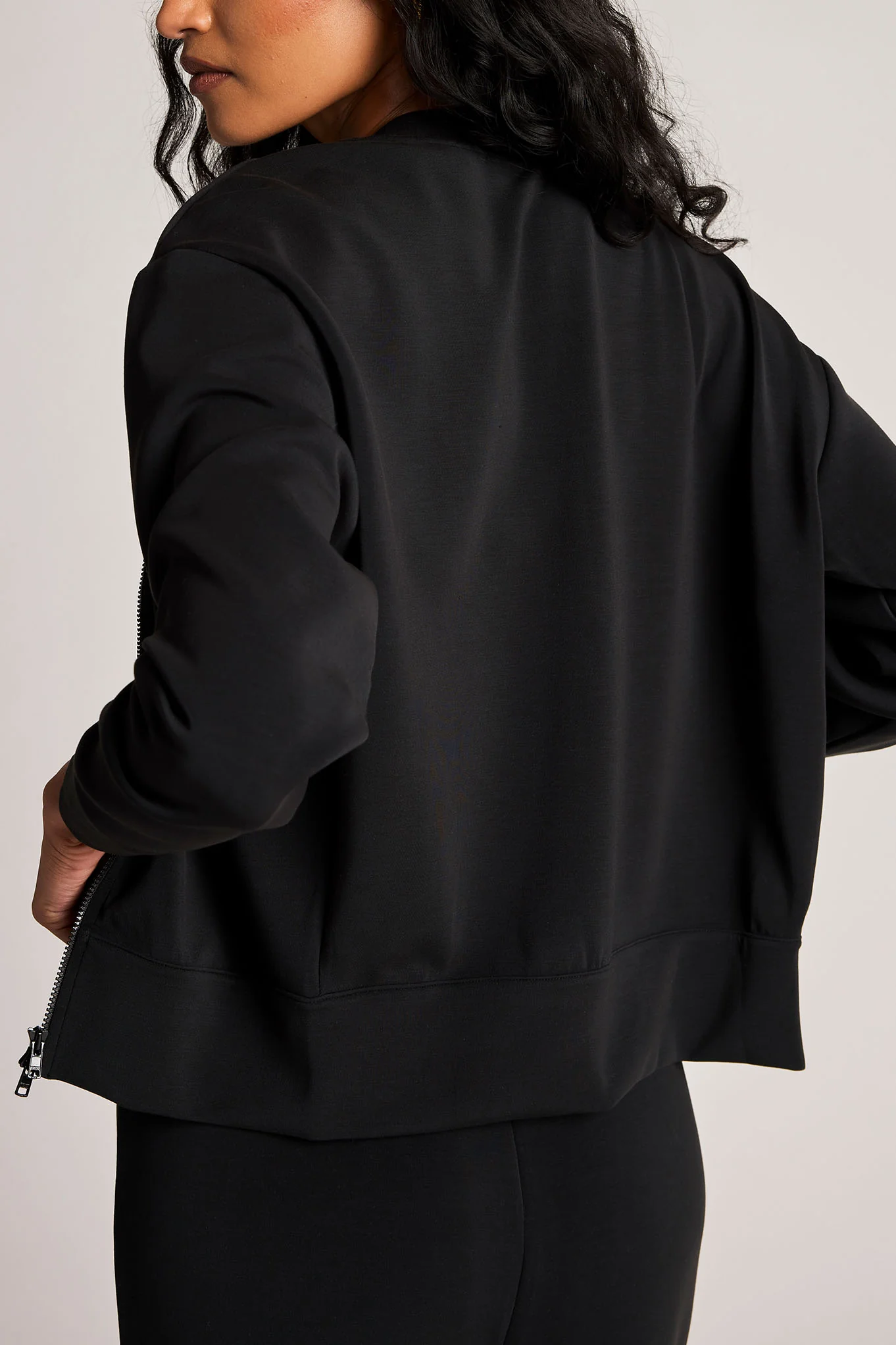 Airis Bomber in Black - Image 3