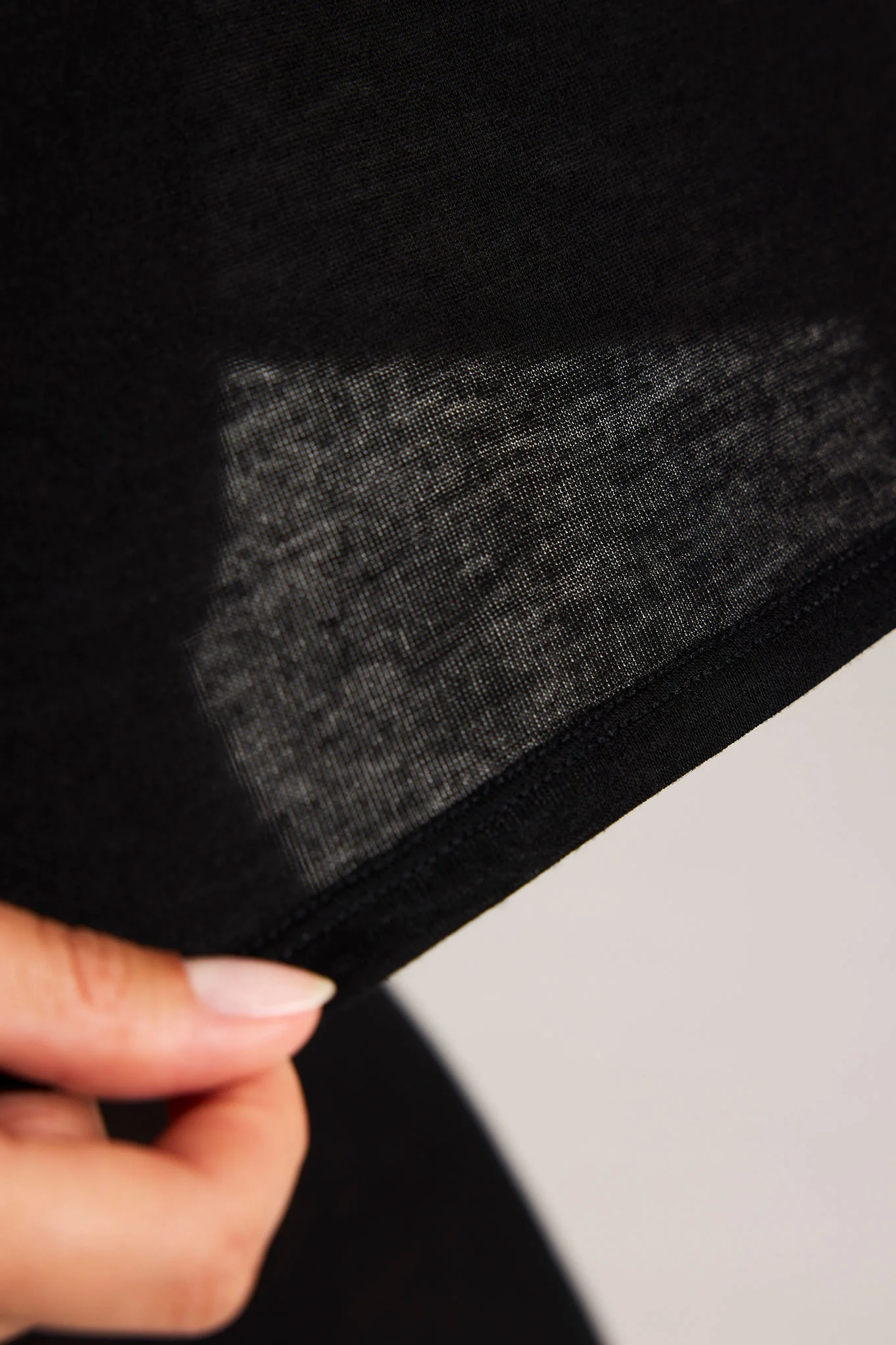 Fino Featherweight Cashmere Boyfriend Tee in Black - Image 3