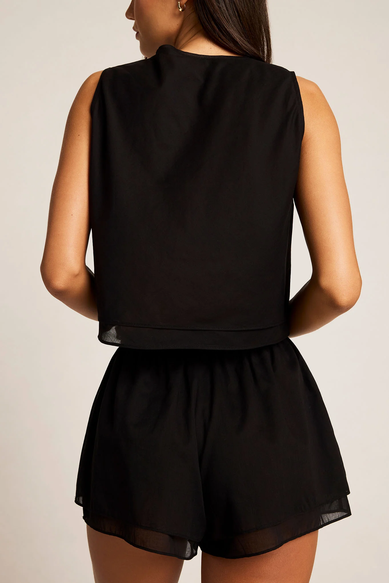 Island Play Top in Black - Image 4