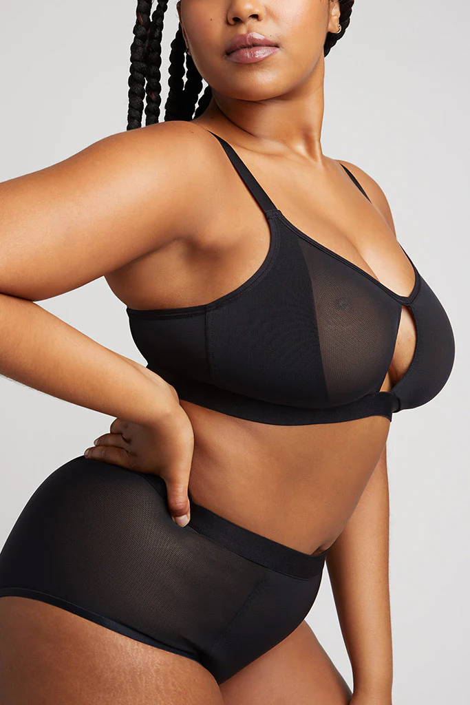 Sieve Cutout Bra in Black - Image 9