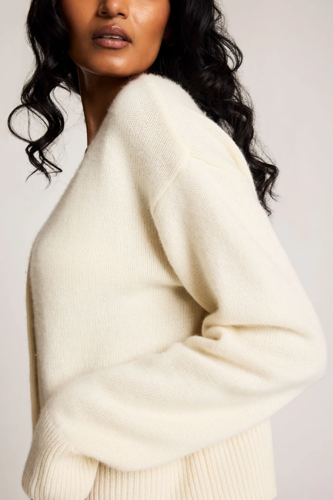 Cashmere Cardi in Cream - Image 3