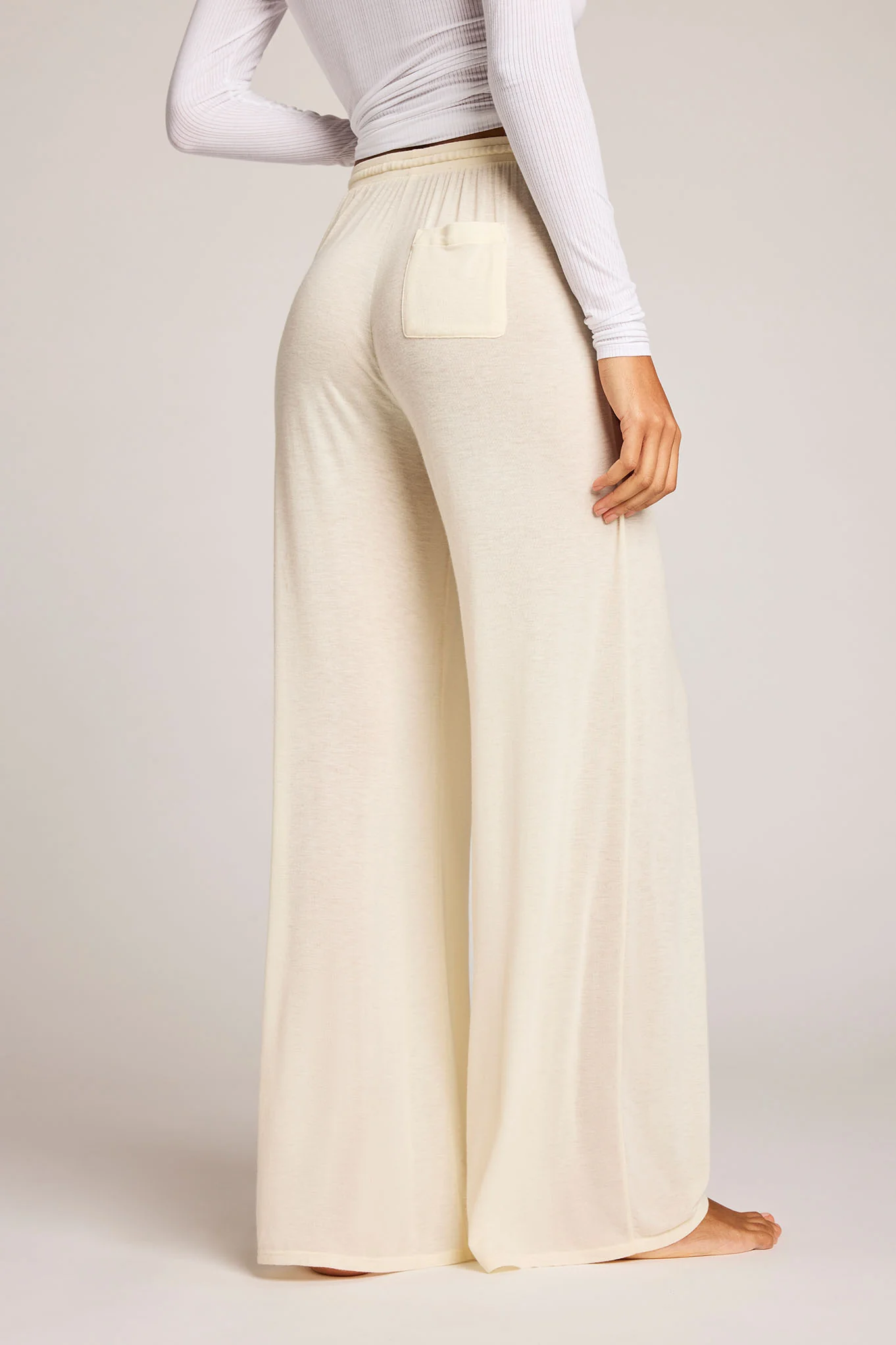 Fino Featherweight Cashmere Track Pant in Cream - Image 5