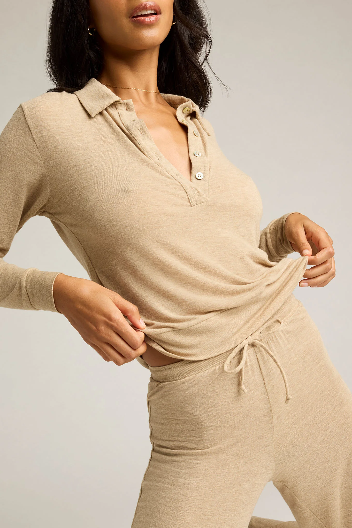 Fino Featherweight Cashmere Polo in Dune