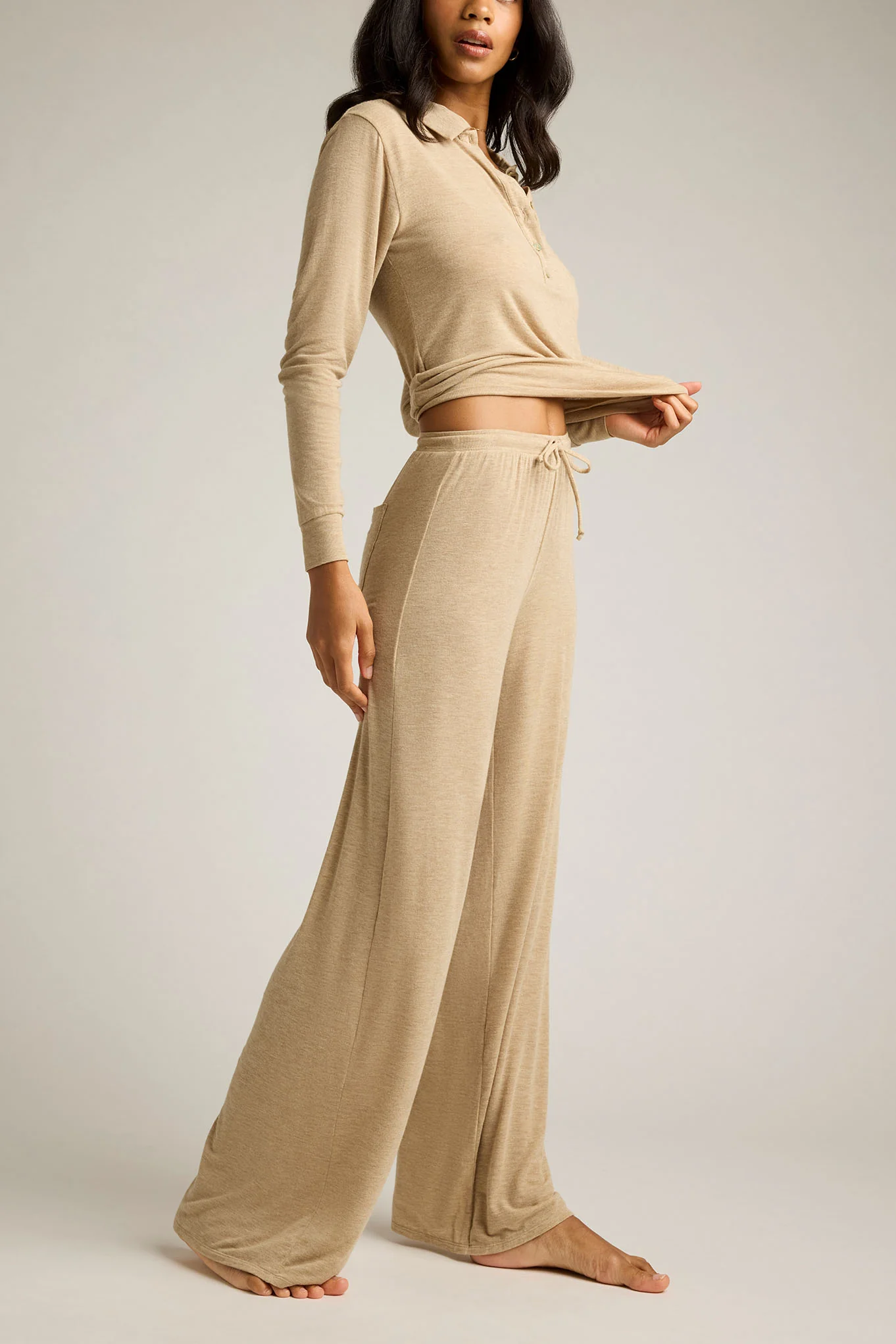 Fino Featherweight Cashmere Track Pant in Dune - Image 3